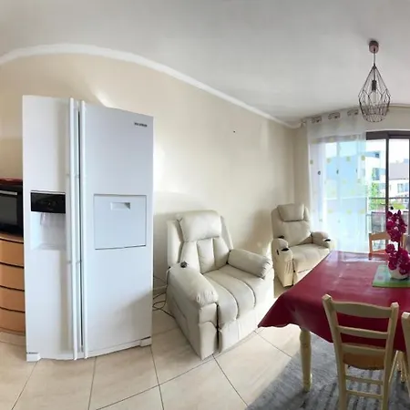 Appartement T2 Climatise Au Coeur De Cavalaire, Avec Terrasse, Garage, Proche Des Plages Et Commerces- Onda Di Mar *
